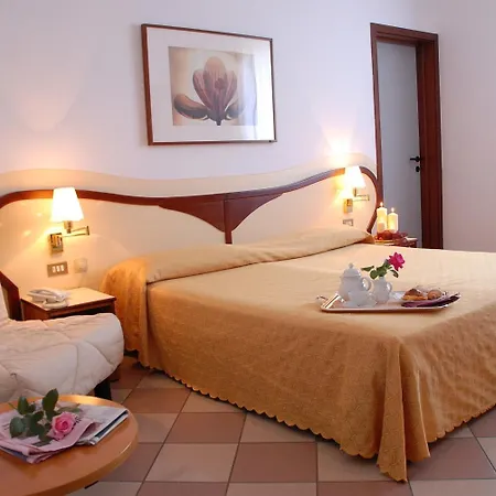 La Fenice Hotel