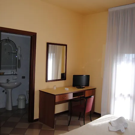 La Fenice ホテル 3*