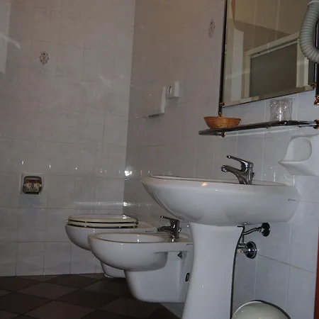 ホテル La Fenice フォルミージネ