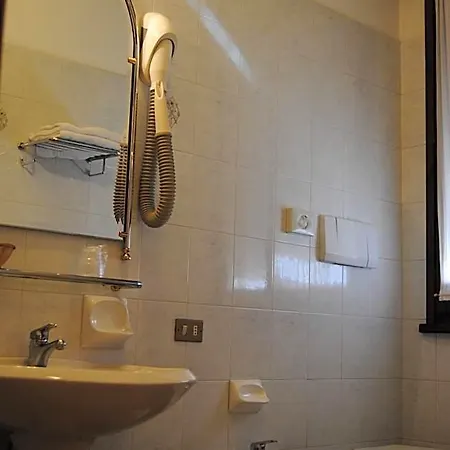 La Fenice Hotel
