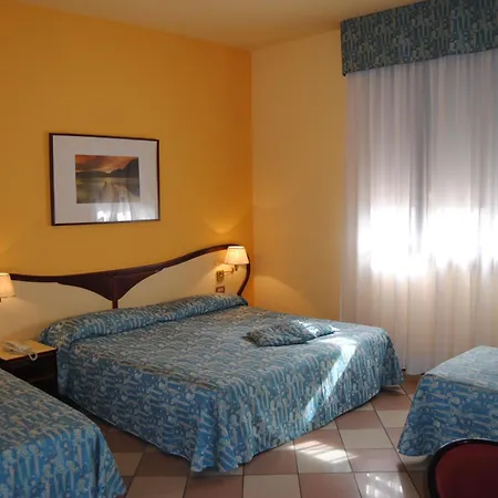 La Fenice ホテル フォルミージネ